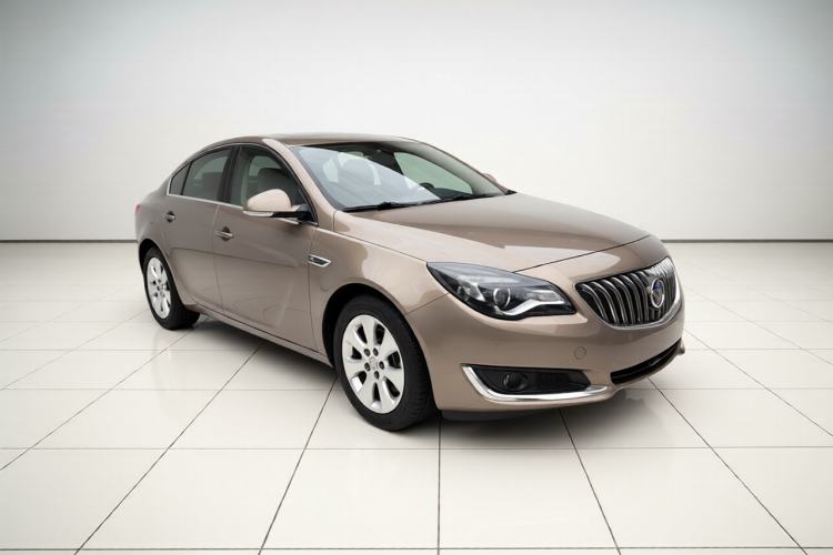 Used Buick Regal 2015 1.6T Leading Technology Model Front Right 45 Deg