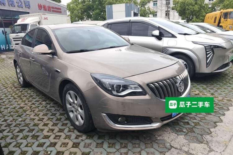 Used Buick Regal 2015 1.6T Leading Technology Model Front Right 45 Deg