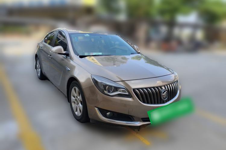 Used Buick Regal 2015 2.0L Leading Fashion Edition Front Right 45 Deg