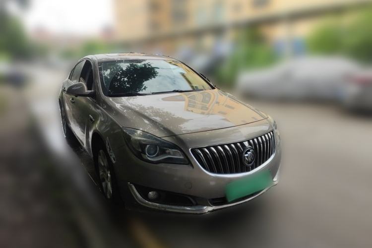 Used Buick Regal 2015 1.6T Leading Technology Model Front Right 45 Deg