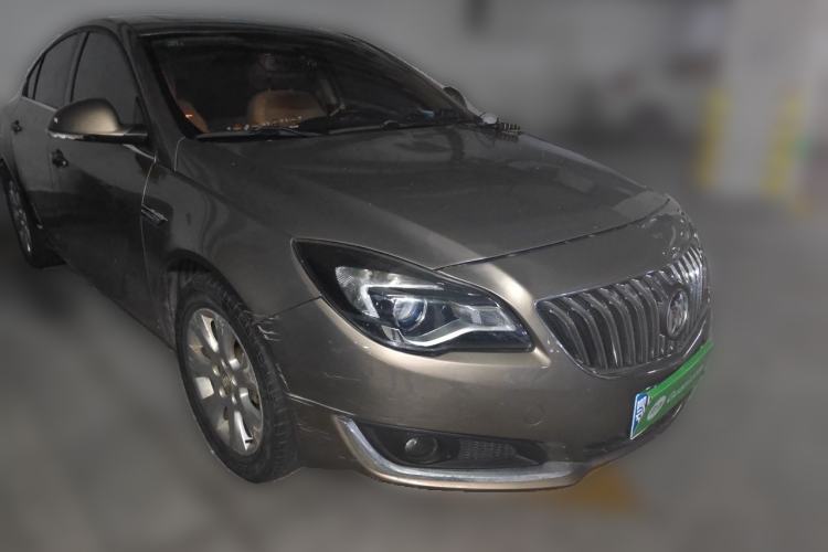 Used Buick Regal 2015 2.0L Leading Fashion Edition Front Right 45 Deg