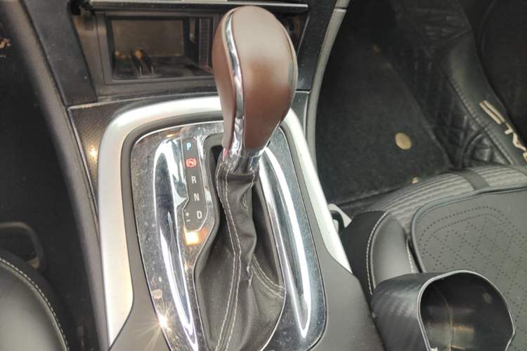 Used Buick Regal 2015 1.6T Leading Technology Model Gear Lever