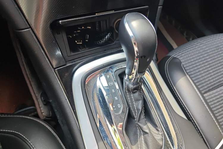 Used Buick Regal 2015 1.6T Leading Technology Model Gear Lever