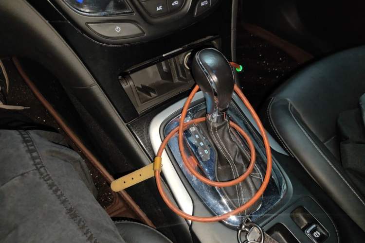 Used Buick Regal 2015 1.6T Elite Tech Model Gear Lever