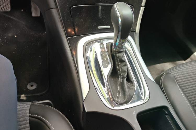 Used Buick Regal 2015 1.6T Leading Technology Model Gear Lever