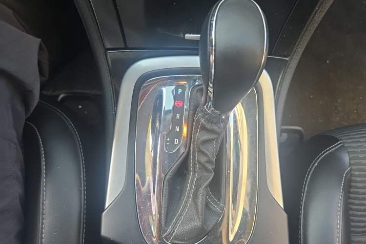 Used Buick Regal 2015 1.6T Leading Technology Model Gear Lever
