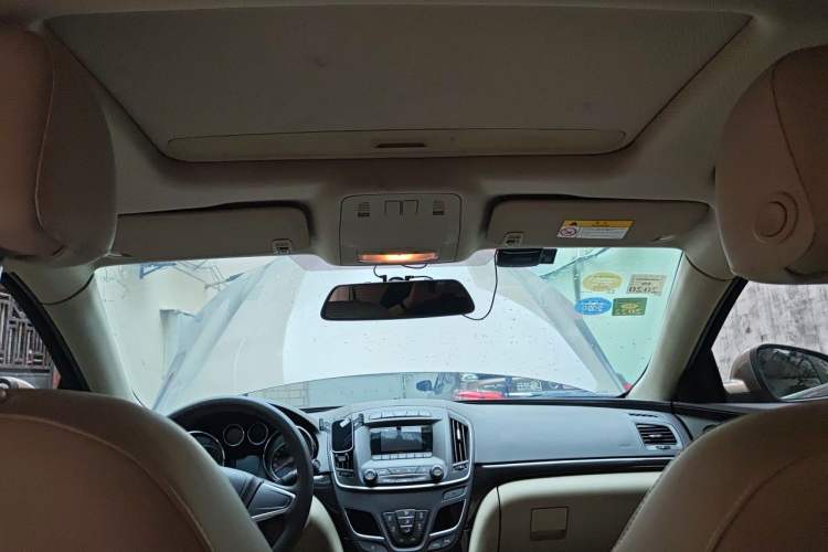 Used Buick Regal 2015 2.0L Leading Fashion Edition Headliner