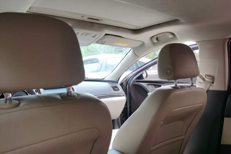Used Buick Regal 2015 2.0L Leading Fashion Edition Headliner