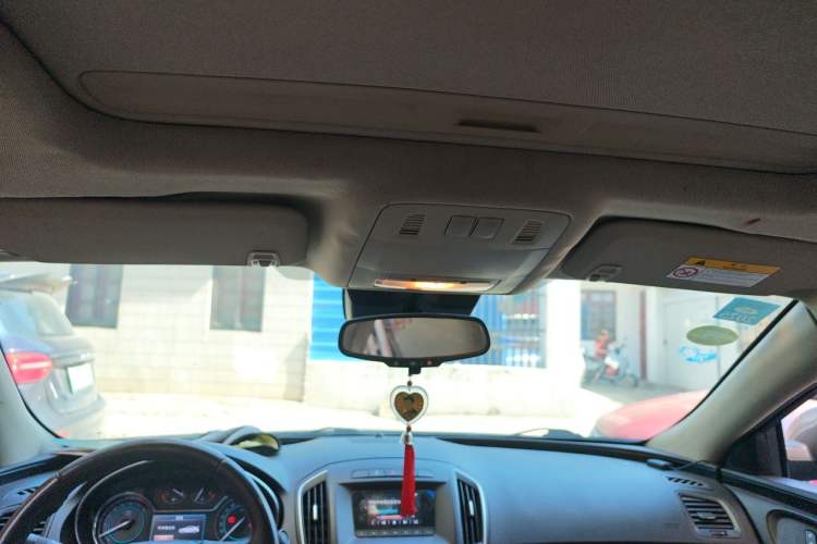 Used Buick Regal 2015 2.0L Elite Fashion Edition Headliner