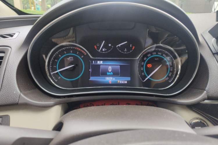 Used Buick Regal 2015 2.0L Elite Fashion Edition Instrument Cluster