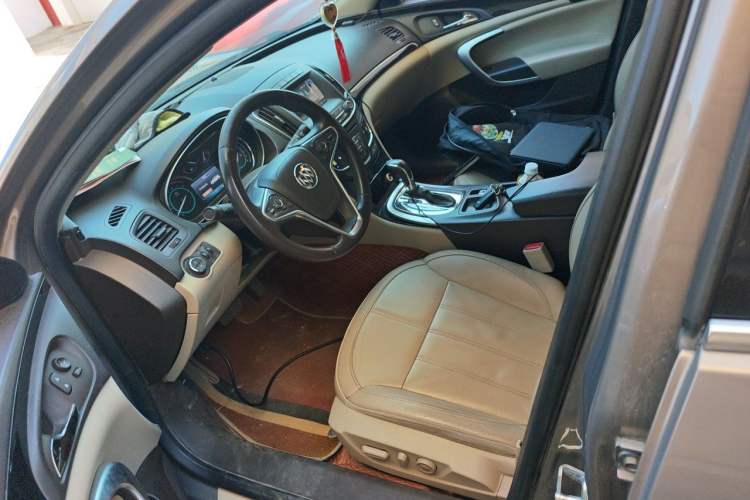 Used Buick Regal 2015 2.0L Elite Fashion Edition Left Front Seat