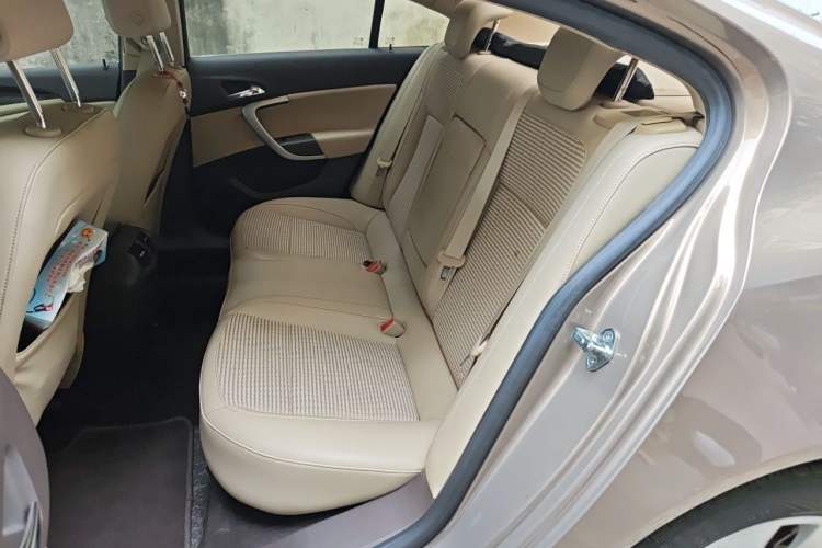 Used Buick Regal 2015 2.0L Leading Fashion Edition Left Rear Seat