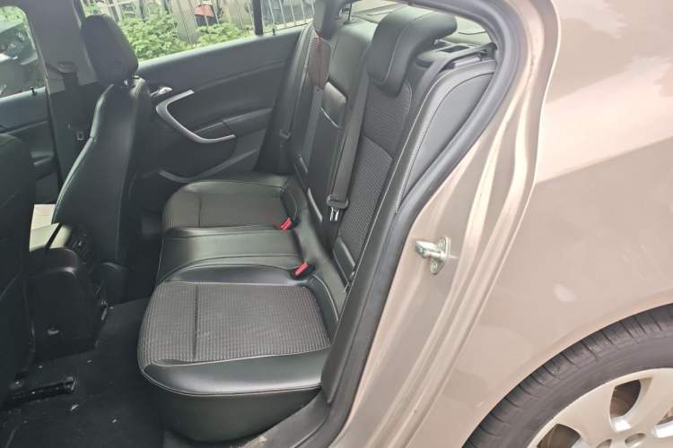 Used Buick Regal 2015 1.6T Leading Technology Model Left Rear Seat