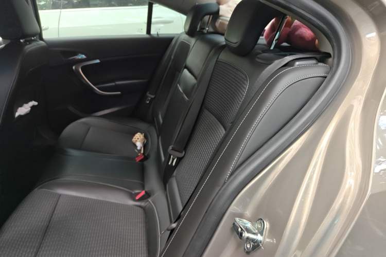 Used Buick Regal 2015 1.6T Leading Technology Model Left Rear Seat