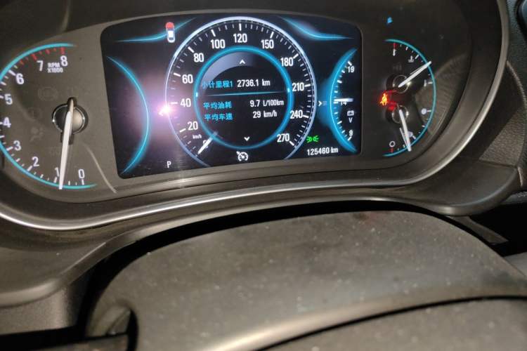 Used Buick Regal 2015 1.6T Elite Tech Model Odometer Close Up