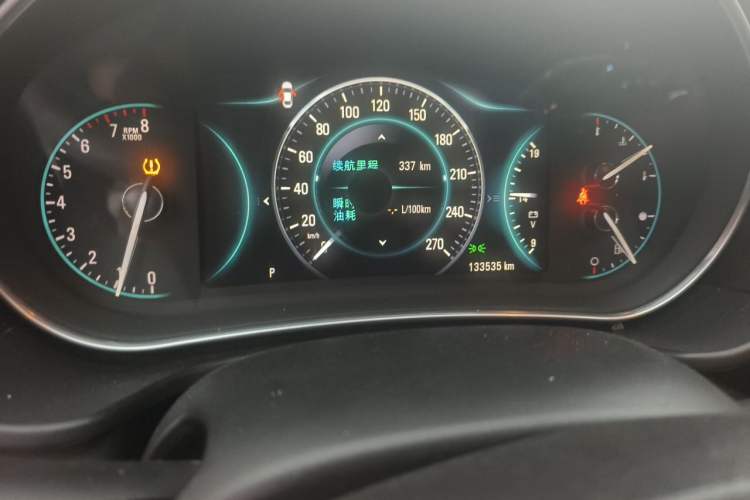 Used Buick Regal 2015 1.6T Elite Tech Model Odometer Close Up