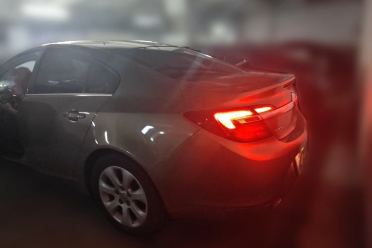 Used Buick Regal 2015 2.0L Leading Fashion Edition Rear Left 45 Deg
