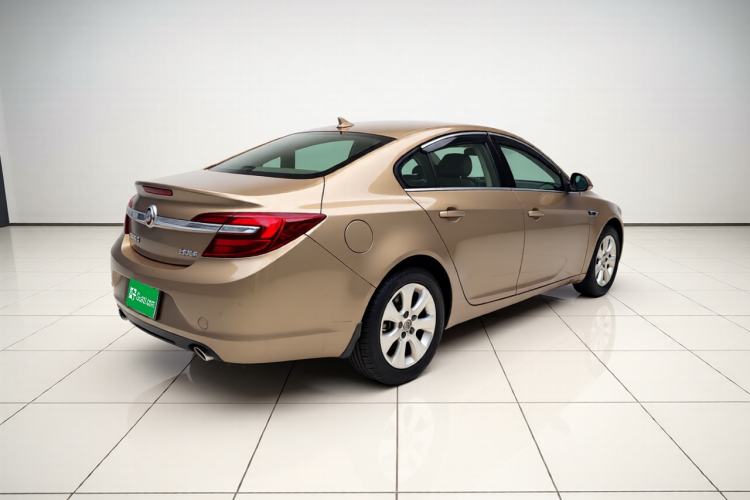 Used Buick Regal 2015 1.6T Leading Technology Model Rear Right 45 Deg