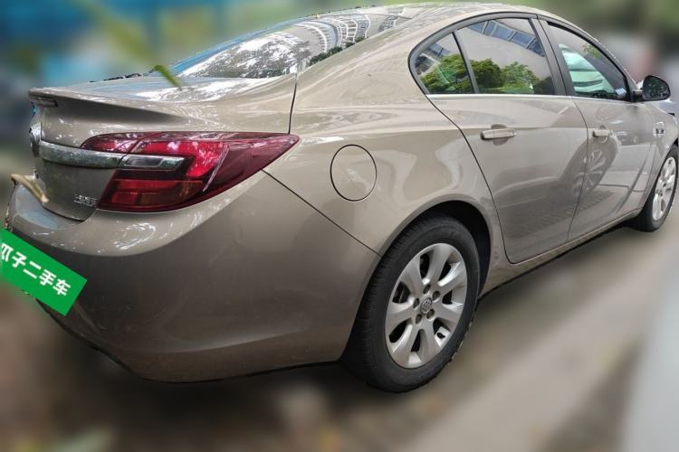 Used Buick Regal 2015 1.6T Leading Technology Model Rear Right 45 Deg