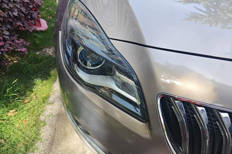 Used Buick Regal 2015 1.6T Leading Technology Model Right Front Headlight