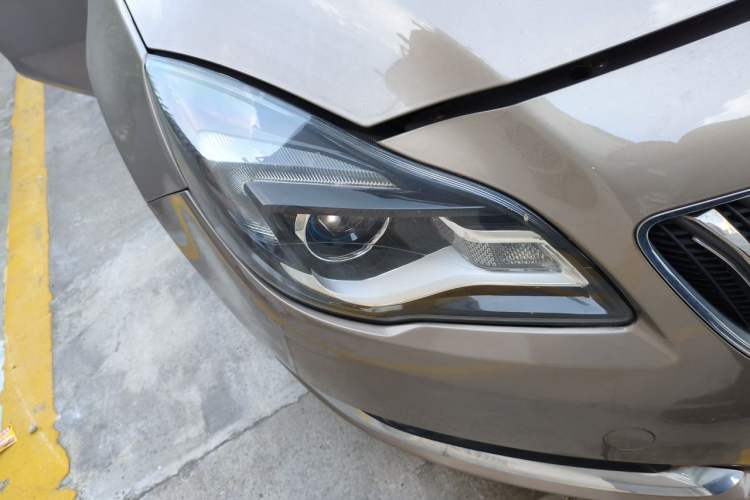 Used Buick Regal 2015 2.0L Leading Fashion Edition Right Front Headlight