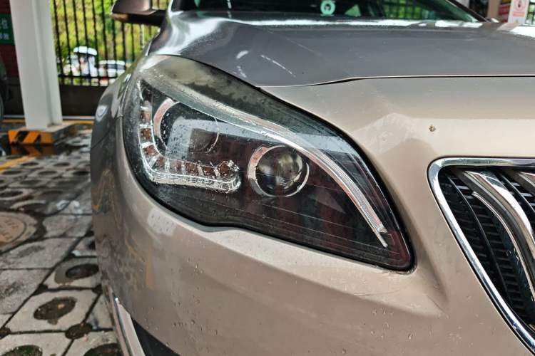 Used Buick Regal 2015 1.6T Elite Tech Model Right Front Headlight