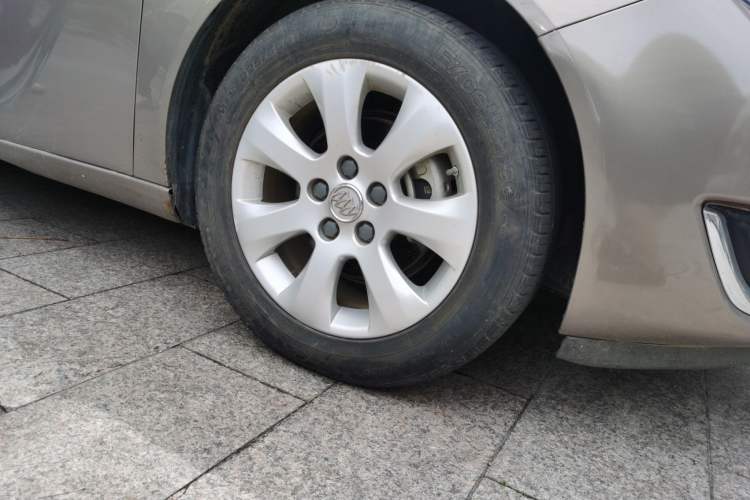 Used Buick Regal 2015 2.0L Leading Fashion Edition Right Front Wheel Hub