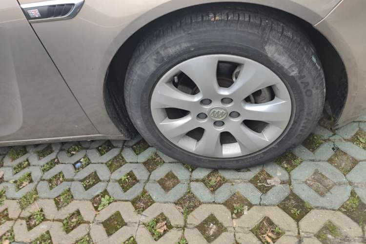 Used Buick Regal 2015 1.6T Leading Technology Model Right Front Wheel Hub