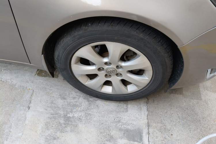 Used Buick Regal 2015 2.0L Leading Fashion Edition Right Front Wheel Hub