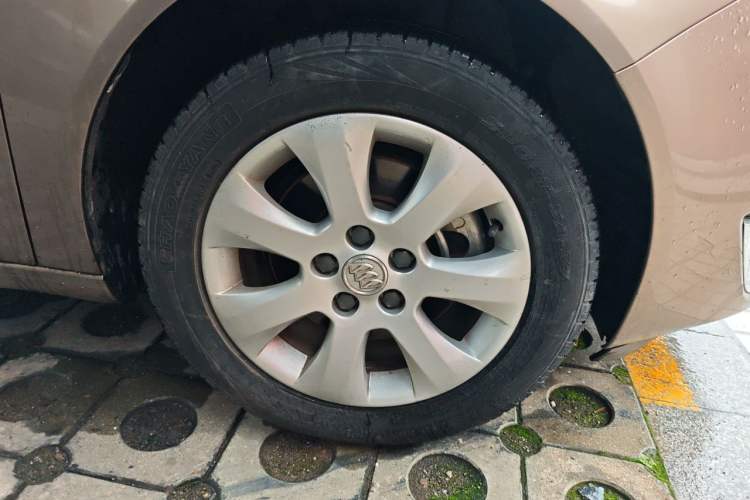Used Buick Regal 2015 1.6T Elite Tech Model Right Front Wheel Hub