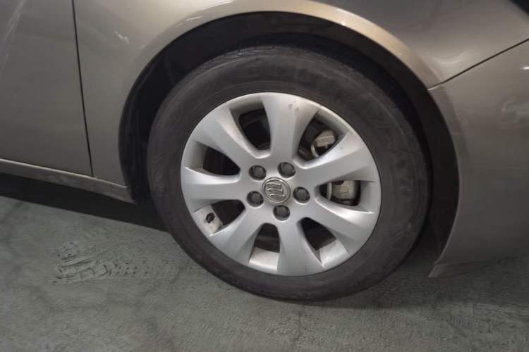 Used Buick Regal 2015 1.6T Elite Tech Model Right Front Wheel Hub