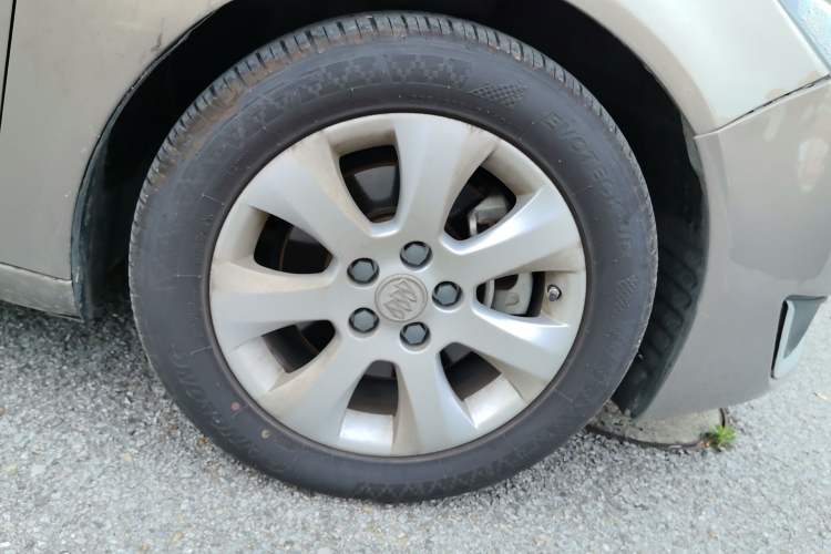 Used Buick Regal 2015 1.6T Elite Tech Model Right Front Wheel Hub