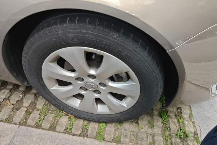 Used Buick Regal 2015 1.6T Leading Technology Model Right Front Wheel Hub
