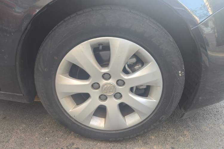 Used Buick Regal 2015 1.6T Leading Technology Model Right Front Wheel Hub