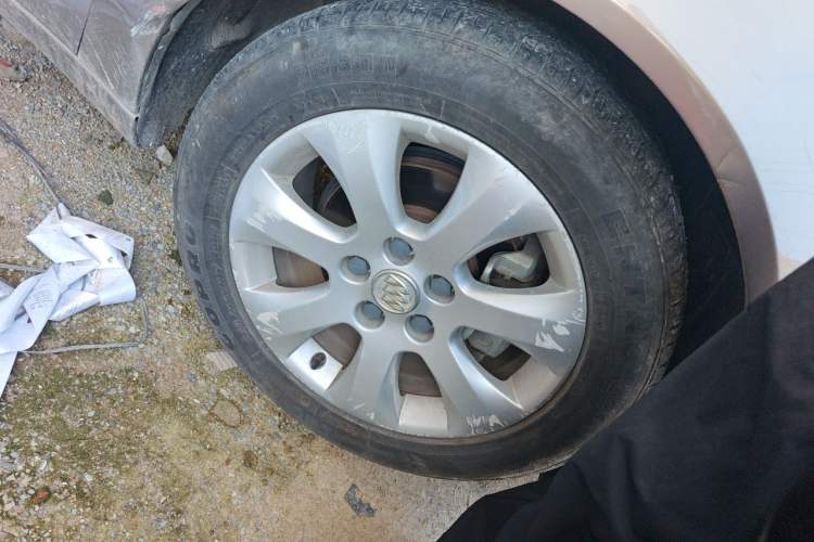 Used Buick Regal 2015 2.0L Elite Fashion Edition Right Front Wheel Hub