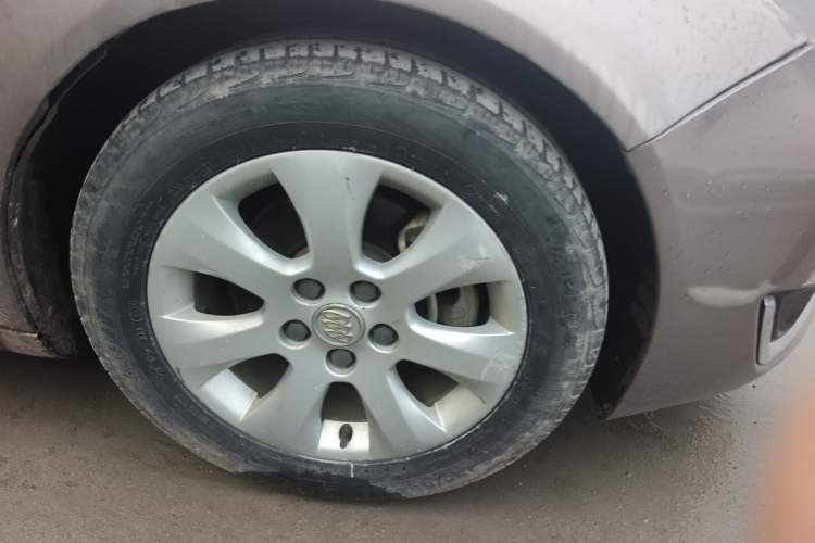 Used Buick Regal 2015 1.6T Elite Tech Model Right Front Wheel Hub