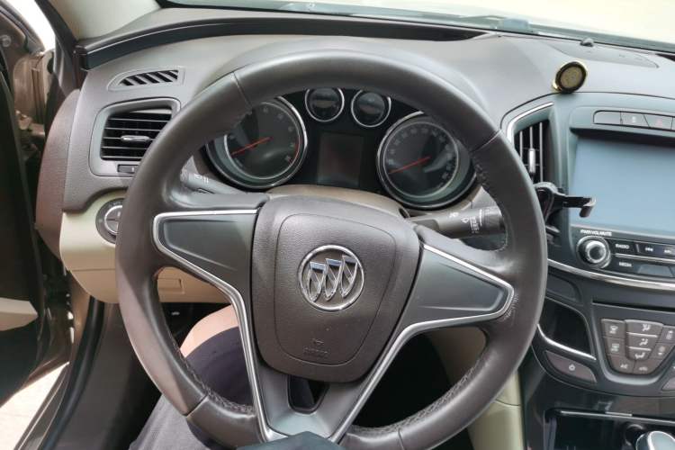Used Buick Regal 2015 2.0L Leading Fashion Edition Steering Wheel