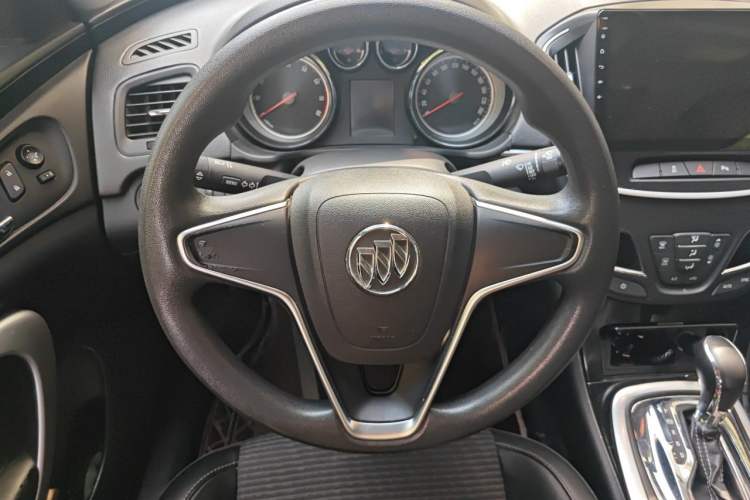 Used Buick Regal 2015 1.6T Leading Technology Model Steering Wheel