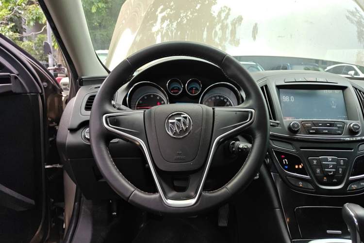 Used Buick Regal 2015 1.6T Leading Technology Model Steering Wheel