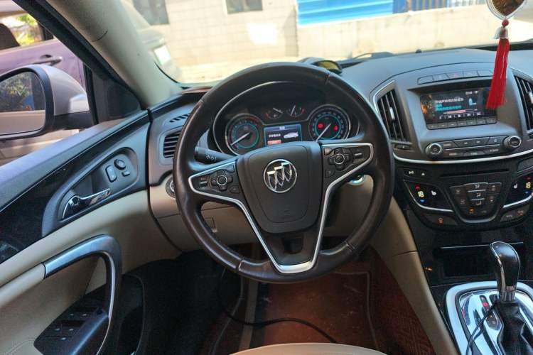 Used Buick Regal 2015 2.0L Elite Fashion Edition Steering Wheel