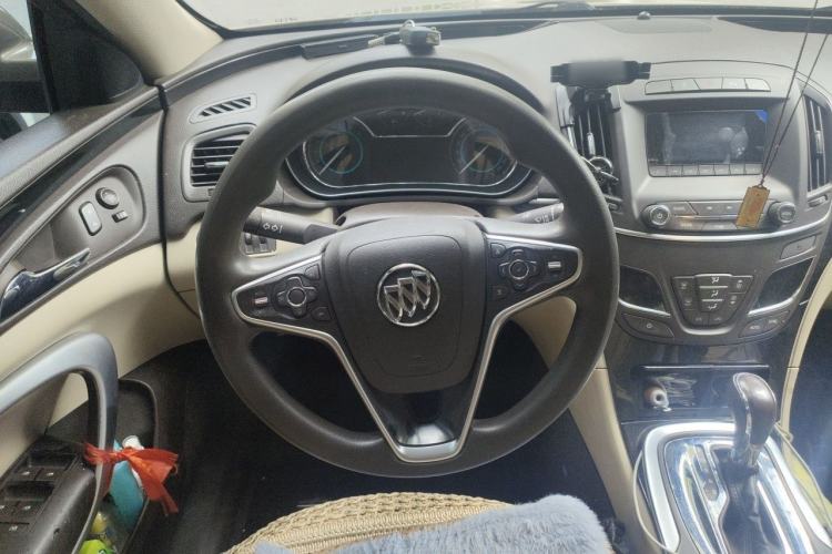 Used Buick Regal 2015 2.0L Elite Fashion Edition Steering Wheel