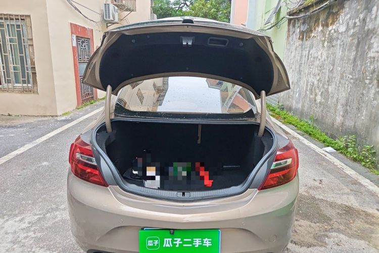 Used Buick Regal 2015 2.0L Leading Fashion Edition Trunk