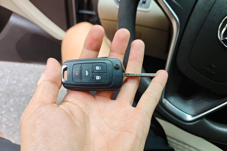 Used Buick Regal 2015 2.0L Leading Fashion Edition Vehicle Key
