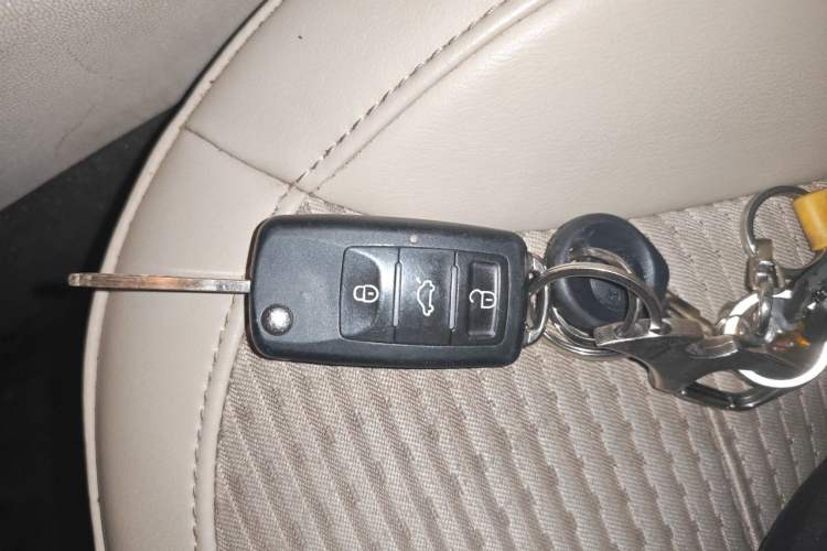 Used Buick Regal 2015 2.0L Leading Fashion Edition Vehicle Key
