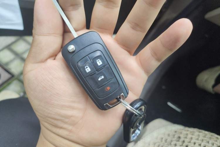 Used Buick Regal 2015 2.0L Elite Fashion Edition Vehicle Key