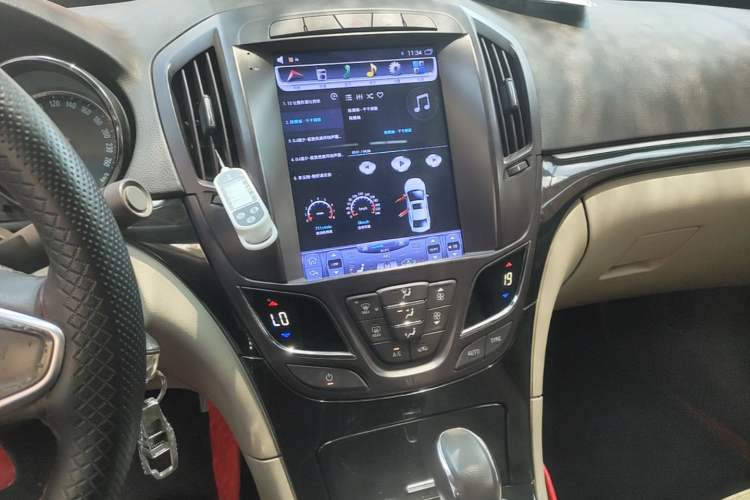 Used Buick Regal 2015 2.0L Leading Fashion Edition Audio And AC Panel