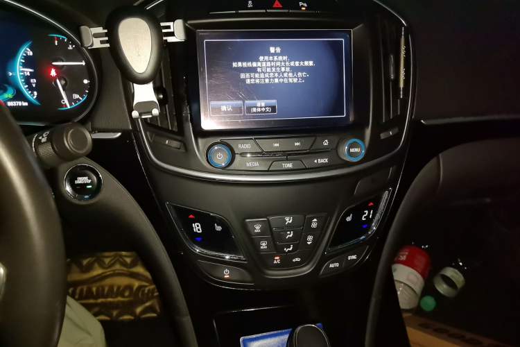 Used Buick Regal 2015 1.6T Elite Tech Model Audio And AC Panel