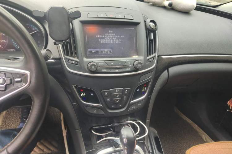 Used Buick Regal 2015 1.6T Elite Tech Model Audio And AC Panel