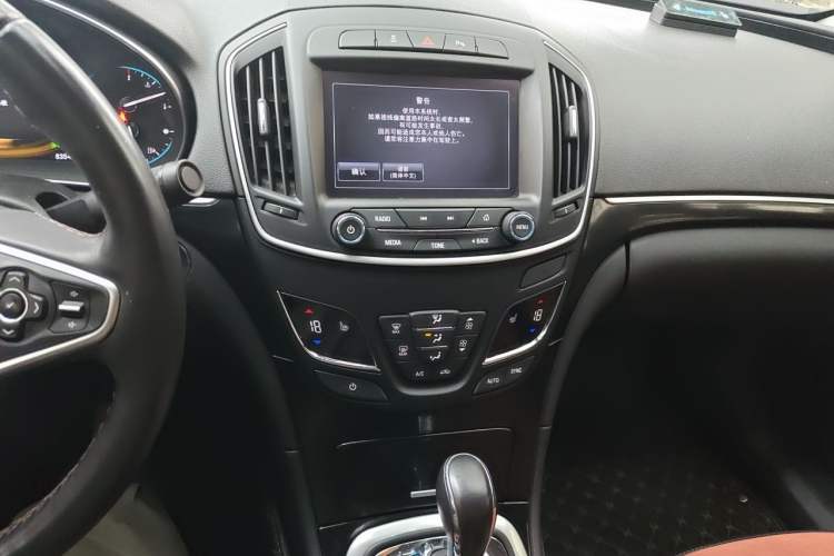 Used Buick Regal 2015 1.6T Elite Tech Model Audio And AC Panel