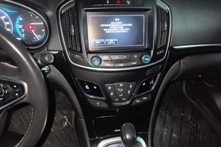Used Buick Regal 2015 1.6T Elite Tech Model Audio And AC Panel